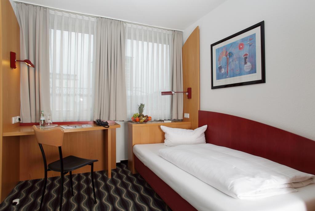 Stadthotel Kassel Ngoại thất bức ảnh